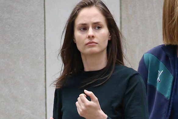 Karyna Shuliak은 Epstein이 2019년 감옥에서 사망하기 전에 마지막으로 전화한 사람이었습니다.