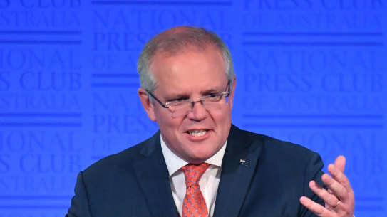 Prime Minister Scott Morrison at the National Press Club this week said the economy remained solid. But some of the nation's best economists are warning the combination of bushfires and the coronavirus could threaten growth.