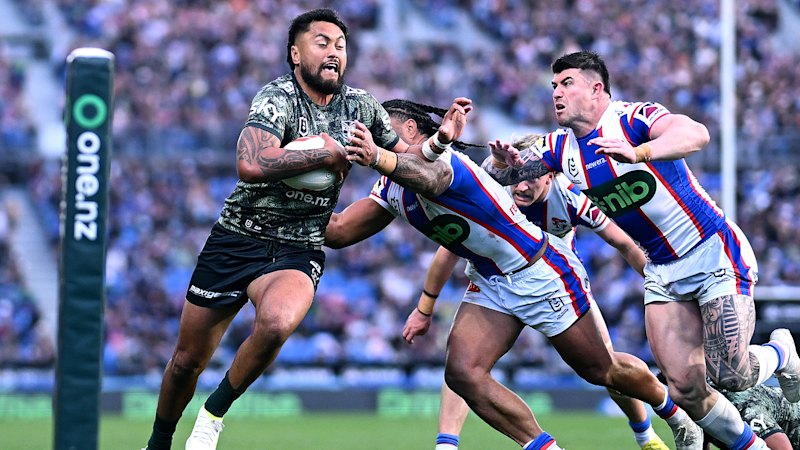 Warriors host Knights at sold-out Eden Park for NRL preliminary-final spot