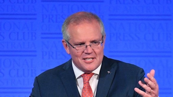 Prime Minister Scott Morrison at the National Press Club this week said the economy remained solid. But some of the nation's best economists are warning the combination of bushfires and the coronavirus could threaten growth.