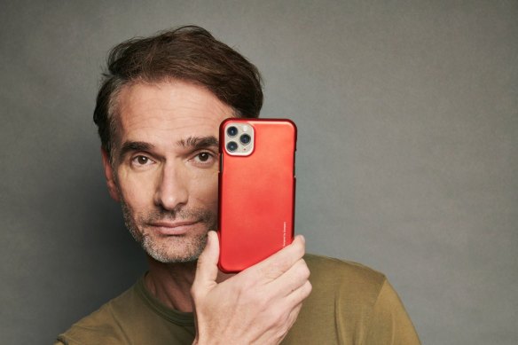 “What the science is saying is that the internet, because of anonymity and invisibility, disinhibits us,” says Mirror Mirror presenter Todd Sampson.