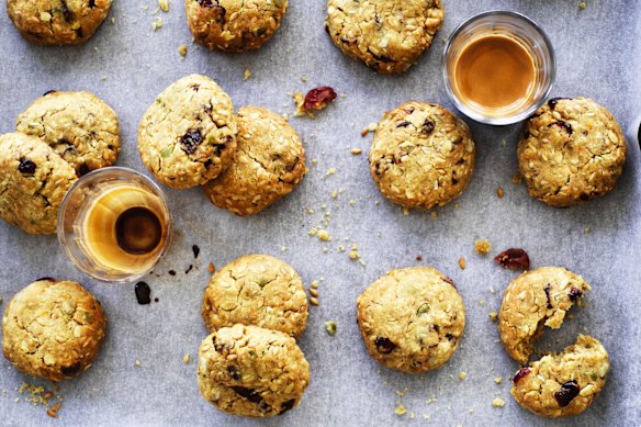 recipes Vegan-friendly oat and spelt bikkies with seeds and fruit.