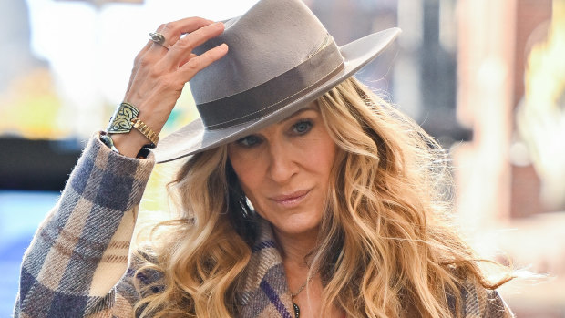 Who says older women can’t rock long hair? Sarah Jessica Parker proves they can