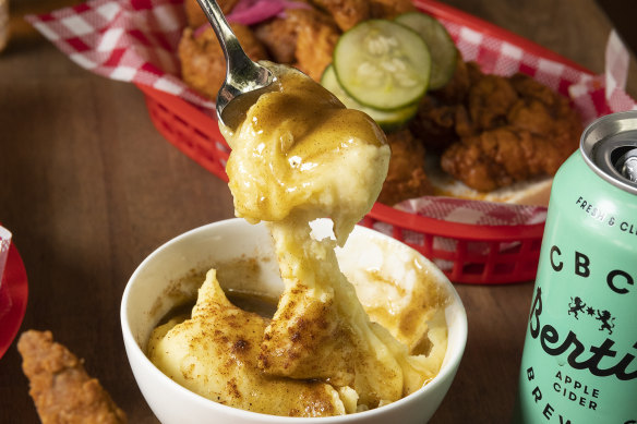 Various sides from the southern American playbook make your chicken into a complete meal. 