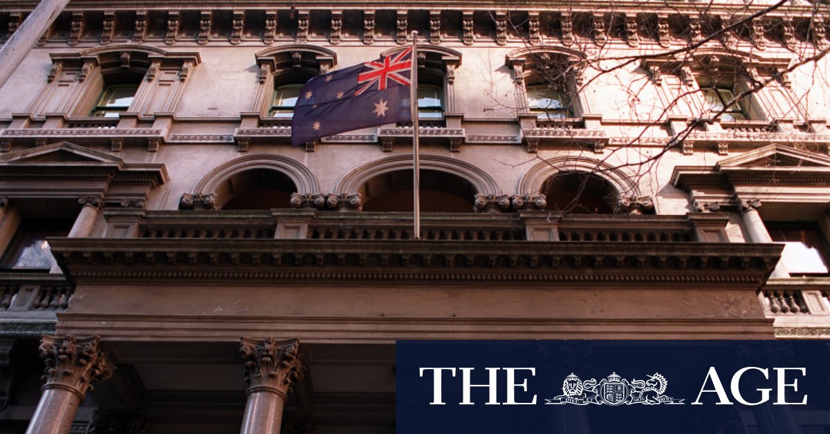 Men-only club gets its democracy sausages out - The Age