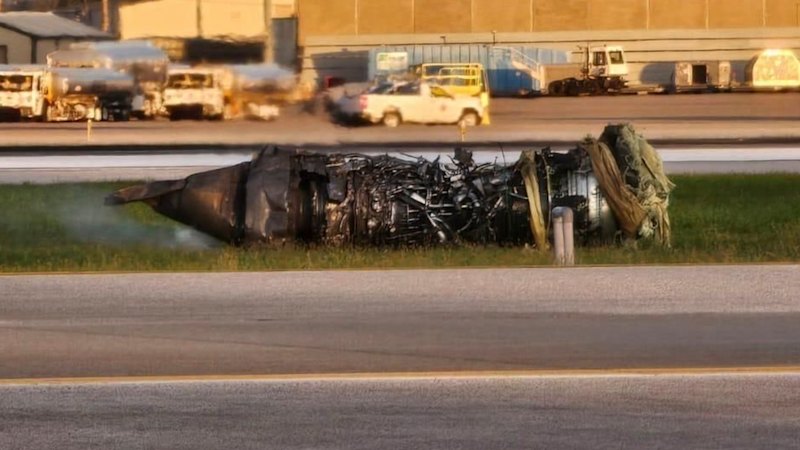 Left engine fell off plane during take-off before fatal Louisville crash