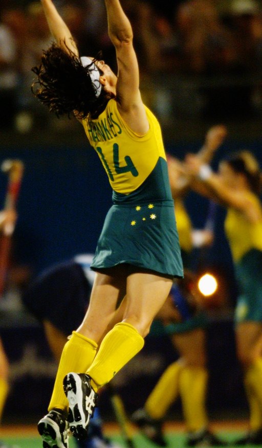 Rechelle Hawkes celebrates as the Hockeyroos beat Argentina to the gold medal at the Sydney 2000 Olympics.