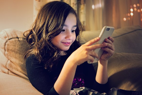 In general, children are allowed to open social media accounts and control their device profiles from the age of 13.