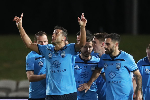 An early goal from Brazilian striker Bobo was the difference for Sydney FC against Melbourne Victory. 