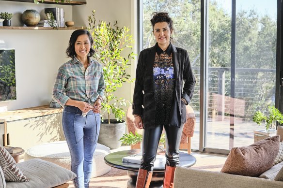 Interior designer Yasmine Ghoniem (right) with ABC newsreader Yvonne Yong in an episode of <i>Grand Designs Transformations</i>.