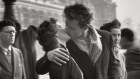 Le Baiser de l’Hotel de Ville, 1950, by Robert Doisneau, carries a pre-sale estimate of $US 10,000 to 15,000 in Phillips’ Photographs auction in New York on October 9, 2024. It is signed in ink in the margin. 