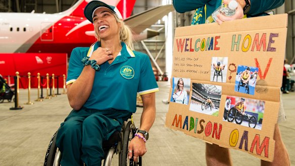 Paralympic great Madison de Rozario welcomed home in Sydney after last year’s Paralympics in Paris. 