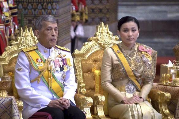 Tayland Kralı Maha Vajiralongkorn ve Kraliçe Suthida.