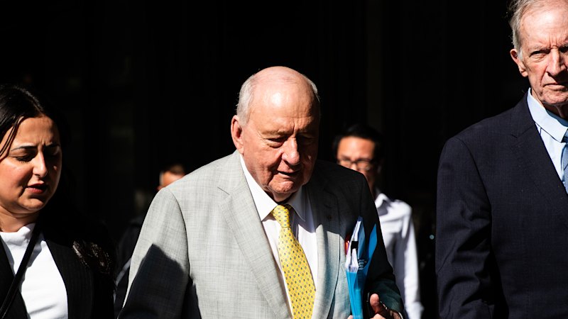 ‘I want to kiss you for hours’: Jones’ texts to ex-athlete revealed
