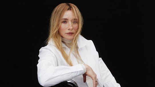 Courtney Zheng shirt and sweater. Claudie Pierlot trousers
from David Jones. Georg Jensen “Moonlight Grapes”
jewellery (worn throughout).