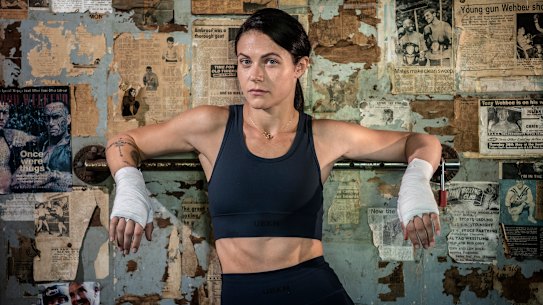 Kadee Hollis former actress/model now competing as an amateur boxer
