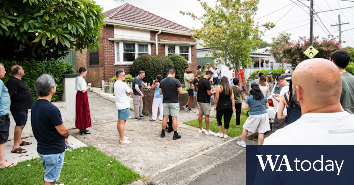 Sydney auctions: First home buyers outbid investors for $1.86 million fixer-upper - Vimarsana News