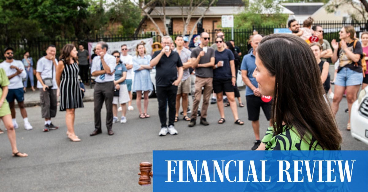 Property sales: Confident bidders push up auction clearance rates above 70 per cent in Sydney and Melbourne - Vimarsana News