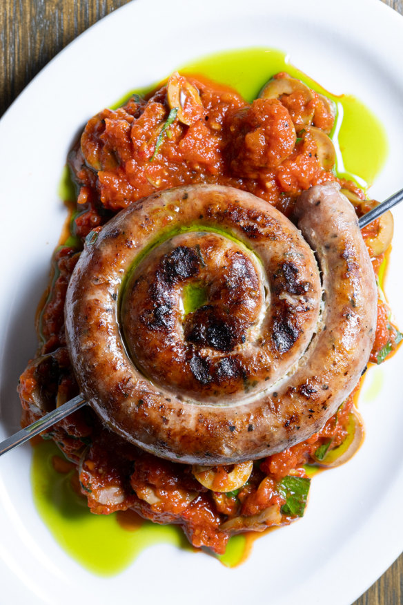 Grilled pork and fennel sausage .
