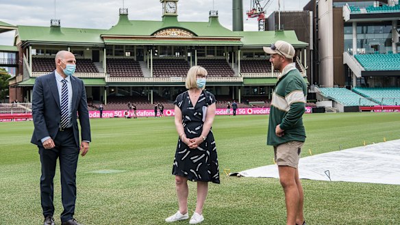 Venues NSW boss Kerrie Mather (centre) says capacity at the ground will be reduced to 25 per cent for the third Test.
