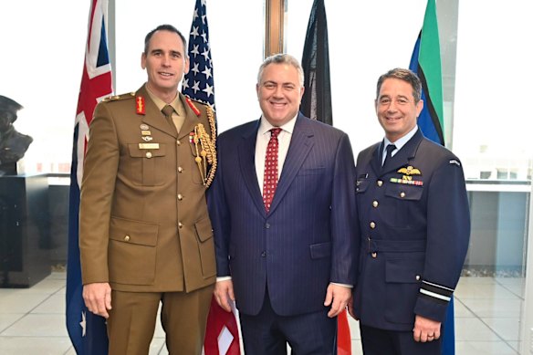 Major General Andrew Freeman (L) with former Australian ambassador to the US Joe Hockey and the head of Australian Defence Staff in Washington Alan Clements.