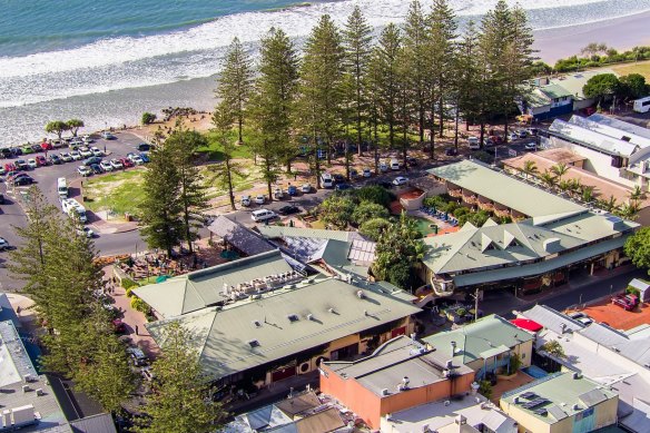 A nurse and her sister travelled to Byron Bay venues, including the Beach Hotel, while unknowingly infectious.