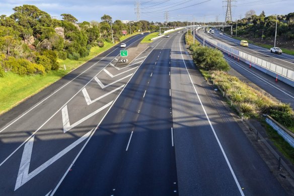 9am Monash freeway inbound at Chadstone stage 4 COVID-19 Coronavirus Pandemic. 6th August 2020 The Age News Picture by JOE ARMAO