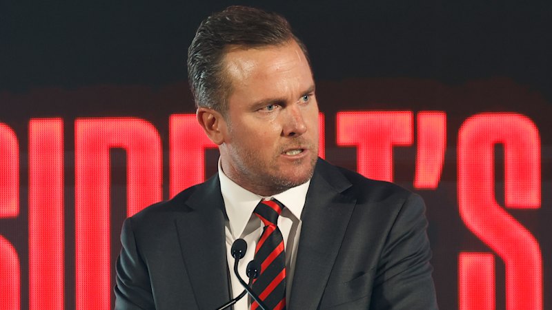 AFL Saturday LIVE: Suns host Essendon, aim to stop two-game losing streak; Andrew Welsh performs ‘citizen’s arrest’