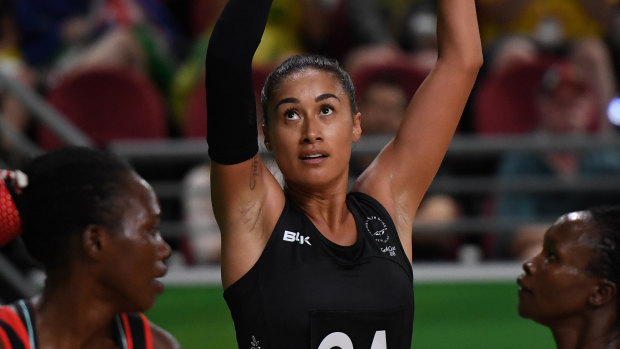 Star shooter Maria Folau has retired from netball.