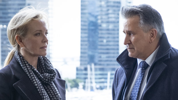 Inspector Tom Saracen (Anthony LaPaglia) persuades Halifax to help solve the case of a sniper terrorising Melbourne.