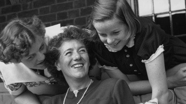 Enid Blyton in 1949 with her daughters. 
