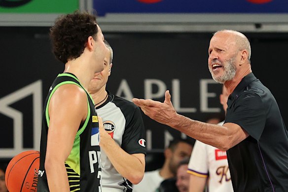 Sydney Kings coach Brian Goorjian r remonstrating with South East Melbourne’s Owen Foxwell on Sunday.