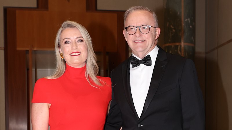Hot tickets, fashion wins and all the drama of a big House of cards