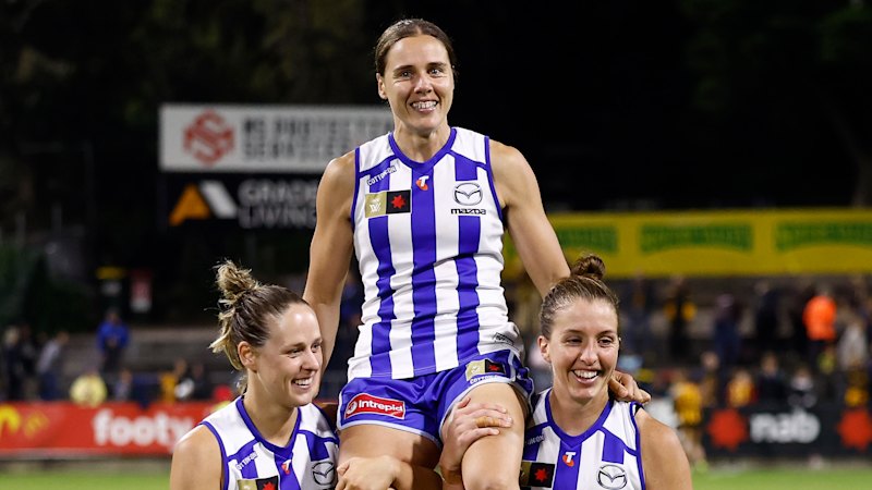 North Melbourne Kangaroos vs Hawthorn Hawks AFLW LIVE: Undefeated Roos take on Hawks in qualifying final