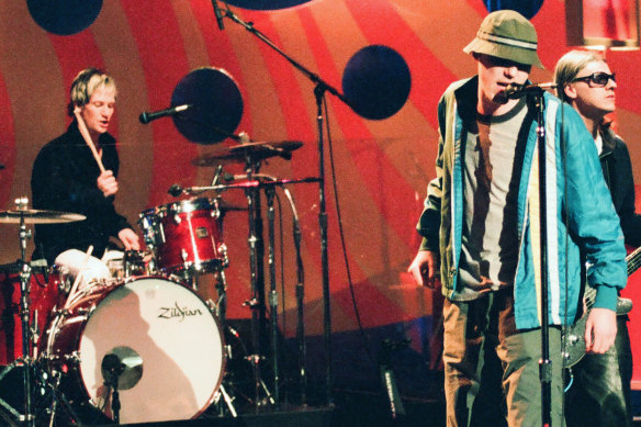 Josh Freese (left) performs with the New Radicals on The Tonight Show with Jay Leno in 1999. 