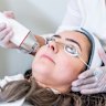 The needling triggers micro-trauma in the skin, stimulating new collagen and elastin, while the heat generated by the radio frequency tightens it.