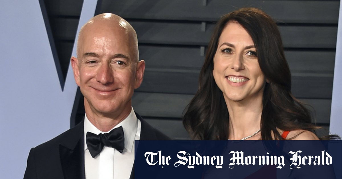 Jeff Bezos Ex Wife Mackenzie Scott Gives Away 5 6 Billion In Four Months