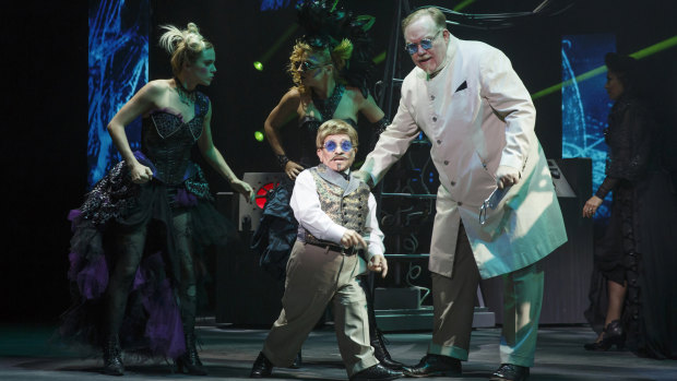 The Inventor, aka Kevin James (far right) with cast members from 'The Illusionists'.