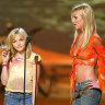 Britney and Jamie Lynn Spears at the Teen Choice Awards 2002.