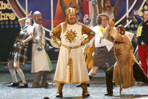 Tim Curry, centre, appears with cast members from nominated Broadway productions at the 2005 Tony Awards.