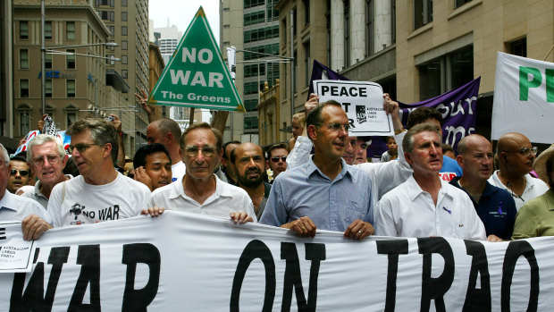 Peter Baume, Bob Brown, and Laurie Brereton lead the march.