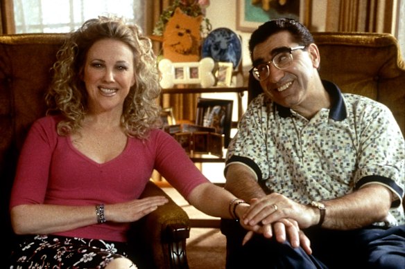 Catherine O'Hara como Cookie Fleck com Eugene Levy como Gerry Fleck em Best in Show.