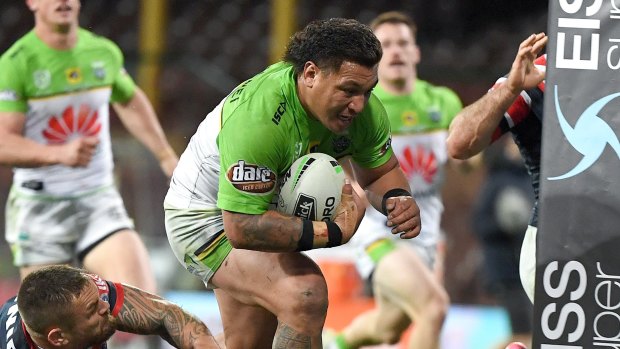 Josh Papalii scores a try against the Roosters.