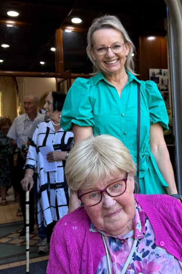 Sussan Ley and her mother, Angela Braybrooks, who died earlier this month.