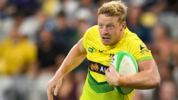 Australian rugby Sevens star Lachlan Miller is poised to sign with the Cronulla Sharks.