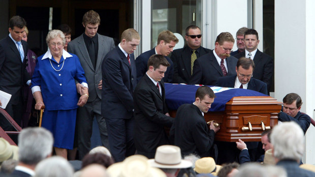 Lady Flo Bjelke-Petersen follows the coffin of her late husband, the controversial former Queensland Premier, Sir Joh Bjelke-Petersen, at his State funeral, Kingaroy Town Hall, 3 May 2005.