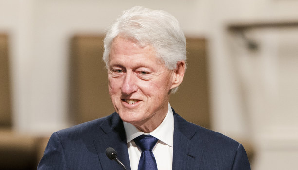 Bill Clinton recovering from urological infection, aide says