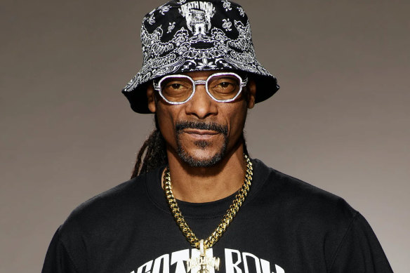 Snoop Dogg has just released a new cookbook with rapper Earl “E-40” Stevens.