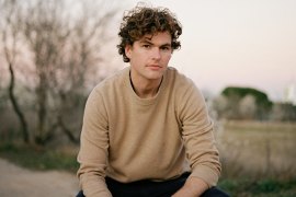 Vance Joy has dominated the Australian singles charts this year, despite not releasing a new solo song.