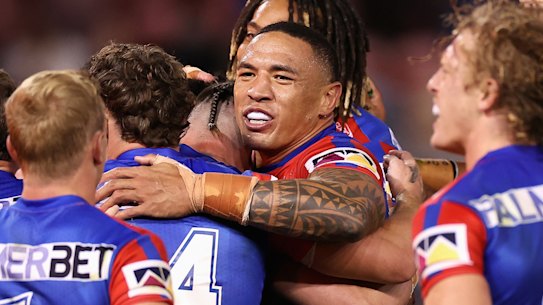 Tyson Frizell will stay at the Knights.